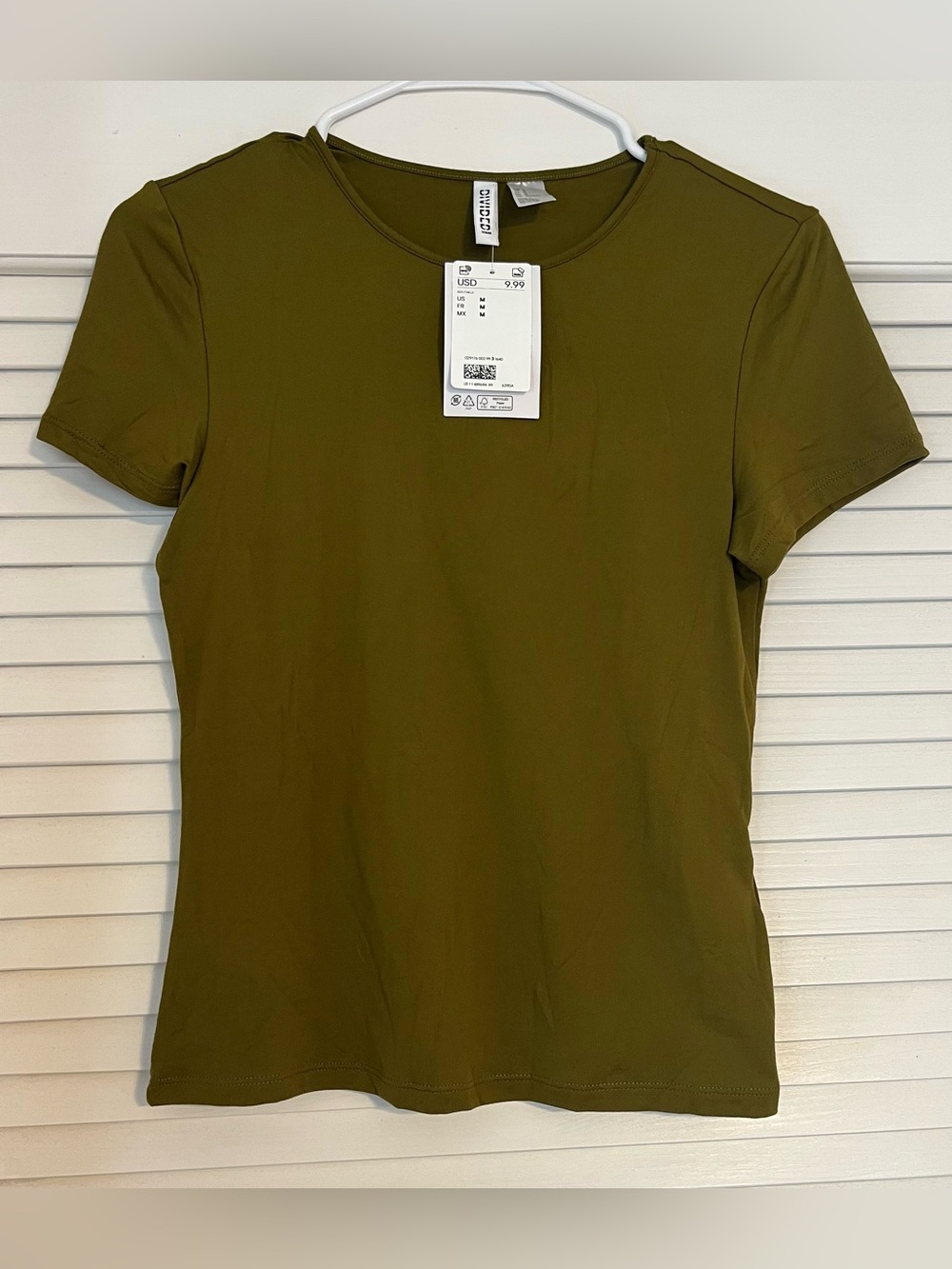 H&M Divided NWT Olive Crew Neck Tee - M